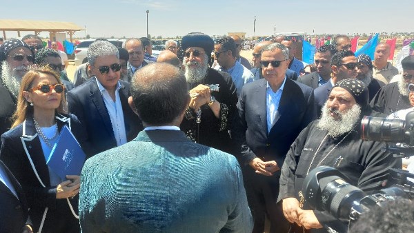 وزير السياحة والآثار 