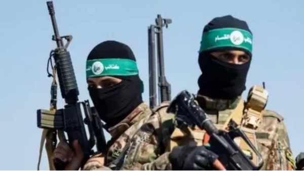 نزع السلاح وتفكيكها مقابل الحكم .. مقترح فرنسي سعودي لإنهاء الحرب في غزة