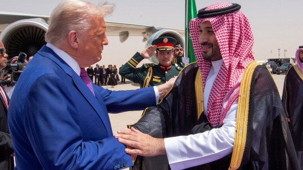 لقاء ولي العهد السعودي مع الرئيس الامريكي 