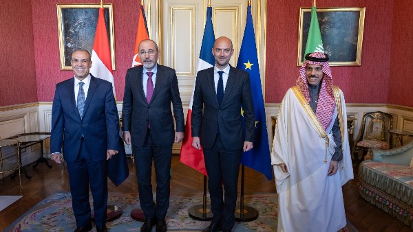 مصر والسعودية وفرنسا .. تحرك دبلوماسي ثلاثي قوي في باريس لإنهاء مأساة غزة