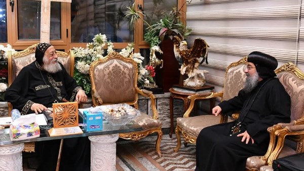 البابا تواضروس يستقبل الأنبا بولس