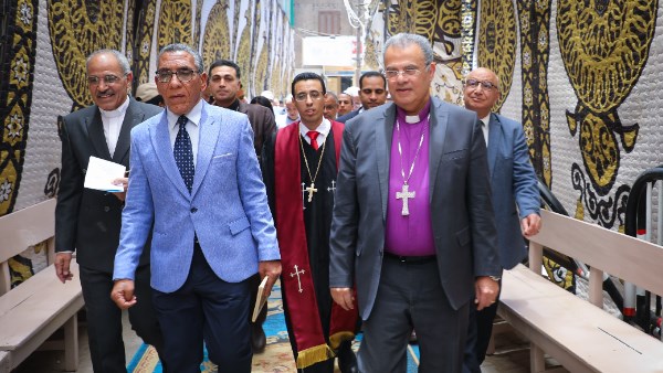رئيس الطائفة الإنجيلية بمصر يشهد حفل تنصيب القس مينا جدعون راعيا للكنيسة الإنجيلية بدشنا