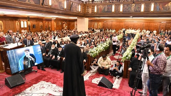 في اليوبيل الذهبي لوضع حجر أساسها.. البابا يصلي القداس بكنيسة «العذراء» بأرض الجولف|صور