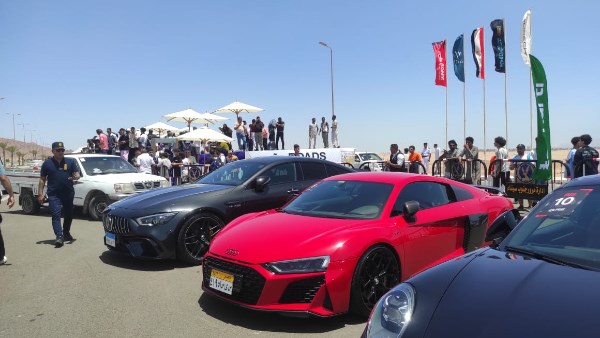 سباق السيارات فائقة السرعة 