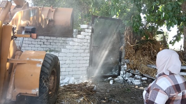 محافظ الدقهلية يتابع أعمال التصدي لمخالفات البناء ويوجه بإزالة التعديات