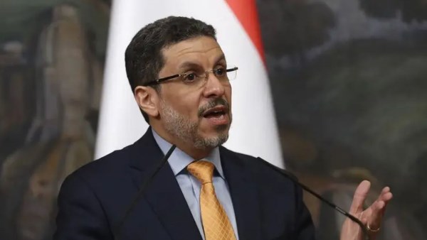 أحمد عوض بن مبارك