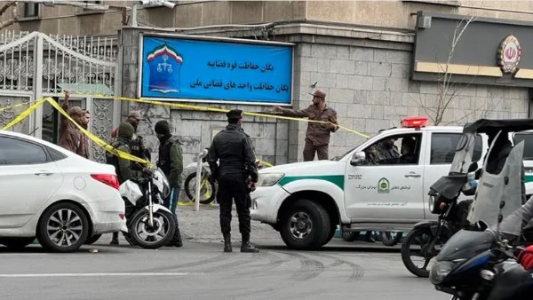 اغتيال قاضٍ في جنوب إيران أثناء توجهه إلى عمله