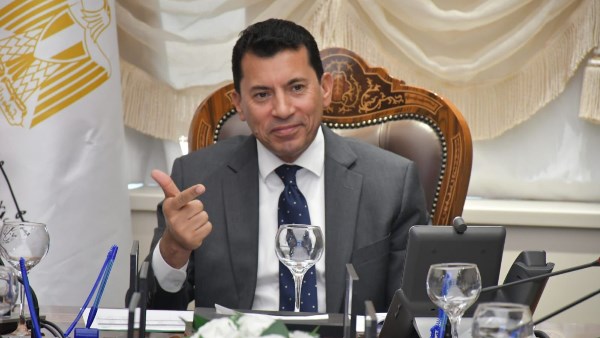 وزير الشباب والرياضة