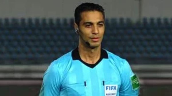 حكم مباراة الأهلي وفاركو أمين عمر