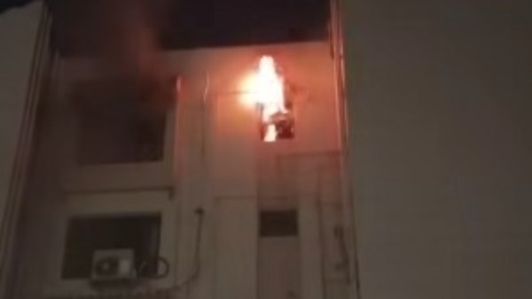الدفع بـ 5 سيارات إطفاء للسيطرة على حريق في شقة بالقاهرة الجديدة