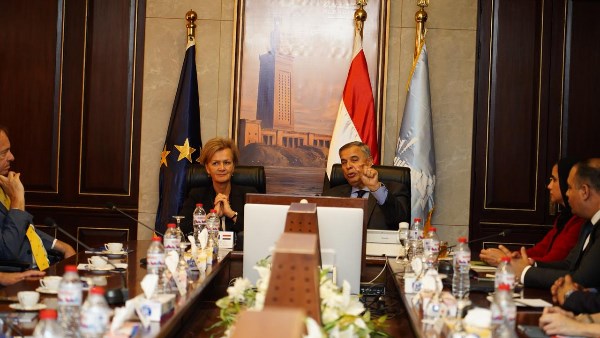 سفيرة الاتحاد الأوروبي بمصر  ومحافظ الإسكندرية 