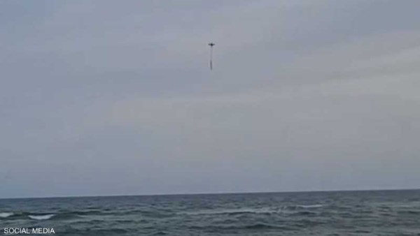 طائرة مسيرة تنقذ طفلة من الغرق 
