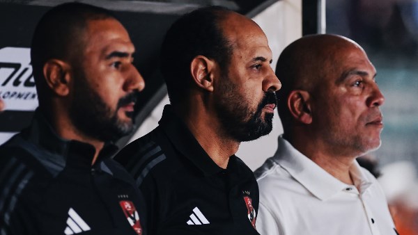 تطورات مفاوضات الأهلي للتعاقد مع مدرب أجنبي جديد