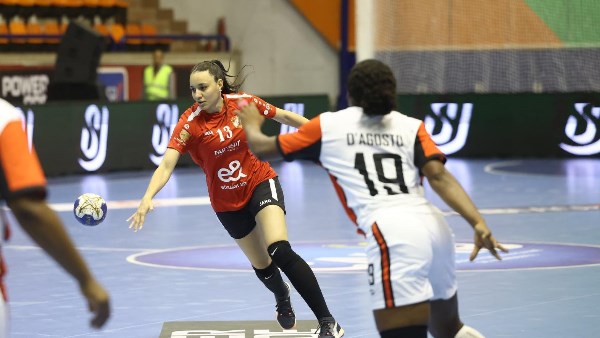 فريق كرة اليد للسيدات بالنادي الاهلي