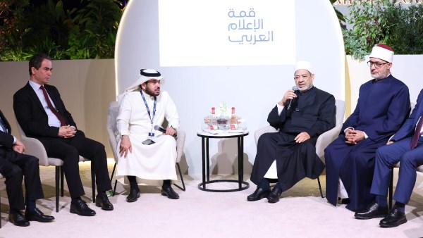 شيخ الأزهر أثناء اجتماعه مع وفد الإعلاميين العرب