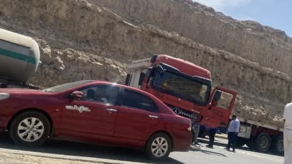 شلل مروري على الأوتوستراد بـ 15 مايو بسبب تريلا
