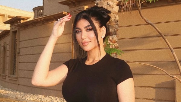 كارولين عزمي