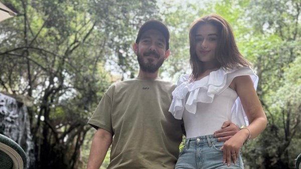 من لبنان.. ملك أحمد زاهر تخطف أنظار جمهورها برفقة والدها