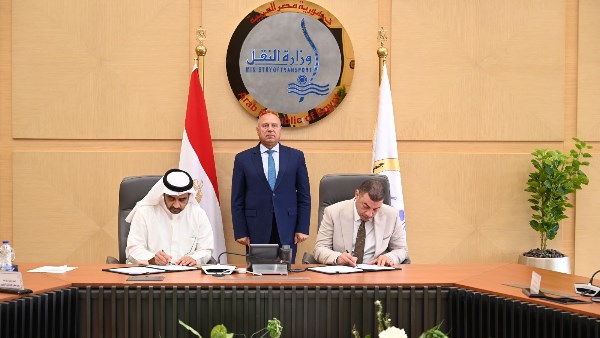 خلال التوقيع