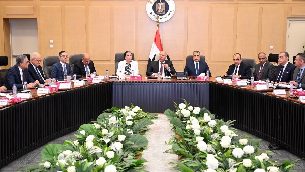 خلال الاجتماع