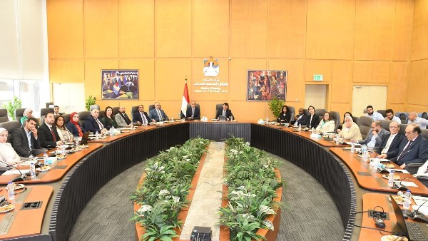 اجتماع مهم بالإسكان لمناقشة الاستعداد لإطلاق الاستراتيجية الوطنية للمدن الجديدة الذكية