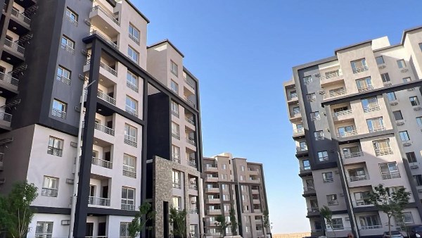 وزير الإسكان: إزالة التعديات عن 93 فدانا واستكمال مشروعات مدينة ملوي الجديدة