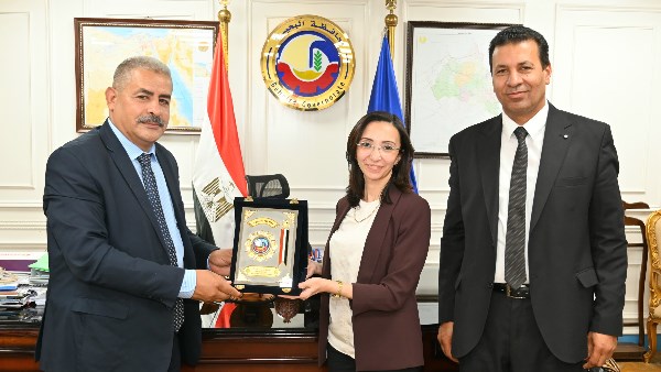 محافظ البحيرة