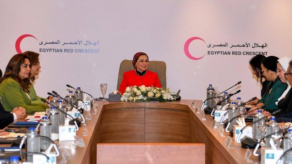 وزارة التضامن الاجتماعي تهنئ السيدة الأولى بمناسبة رئاستها الشرفية للهلال الأحمر المصري