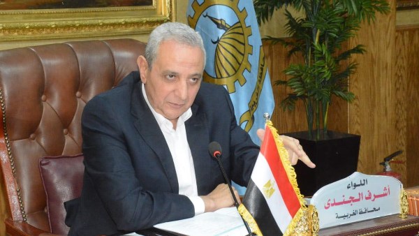 محافظ الغربية يوجه بإعداد تقارير أسبوعية كاشفة لمراحل تقدم المشروعات الخدمية والتنموية