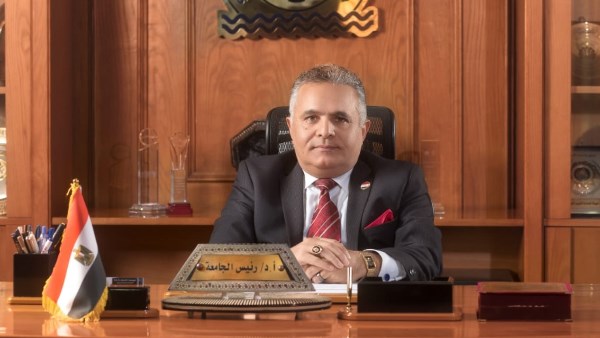 رئيس جامعة السويس