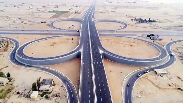المشروع القومي للطرق يستخدم بويات مصرية مضيئة