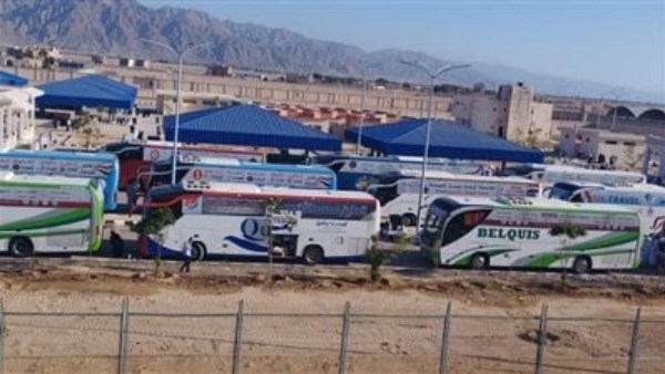 انتهاء تفويج الحج البري من ميناء نويبع بإجمالي 7701 حاج و180 باصا