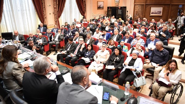 مركز البحوث الاجتماعية يقدم مقترحات أمام البرلمان لحل أزمة الإيجار القديم.. تفاصيل