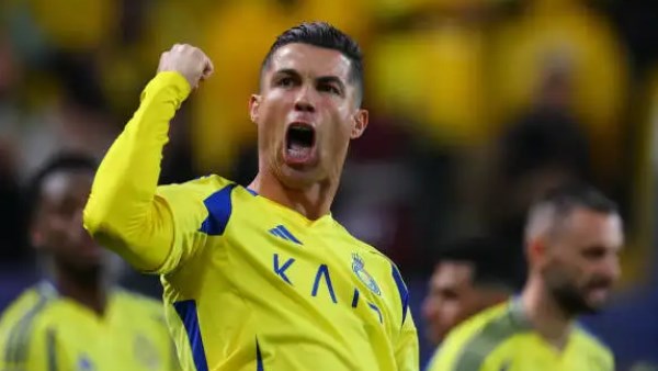  الهلال السعودي يقترب من صفقة تاريخية بضم كريستيانو رونالدو| تفاصيل