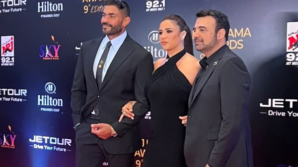 عمرو محمود ياسين وياسمين عبدالعزيز وخالد سليم