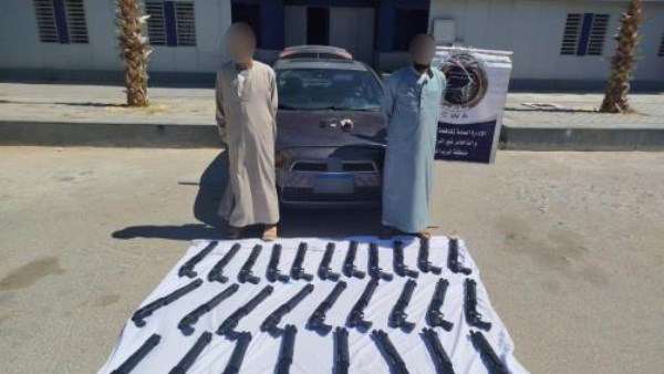 الداخلية تضبط صفقة بنادق خرطوش بالعلمين