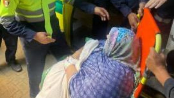أمن القاهرة يلبى استغاثة سيدة لنقلها للمستشفى