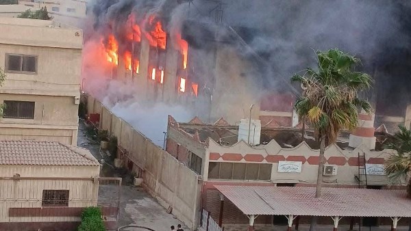 3 مصانع وسوق خردة ومدرسة وحظيرة.. حرائق هائلة بالقاهرة والجيزة والمحافظات 