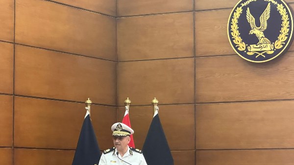 مدير الشئون القانونية بوزارة الداخلية: إزالة كافة العقبات أمام كبار السن