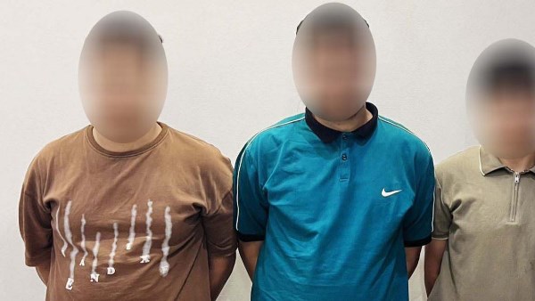 انتحلو صفة موظفين بنوك.. القبض على 3 اشخاص نصبو على مواطنين