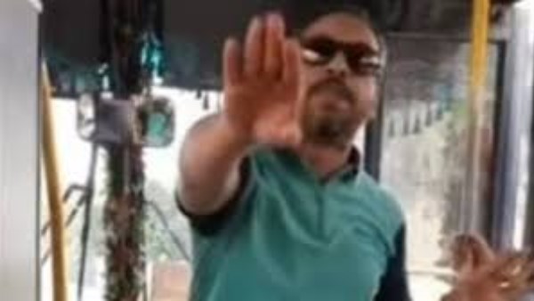 التحقيقات في إحالة سائق بالنقل العام للمحاكمة: ألقى عكاز مُعاقة وسب رئيسه بالعمل