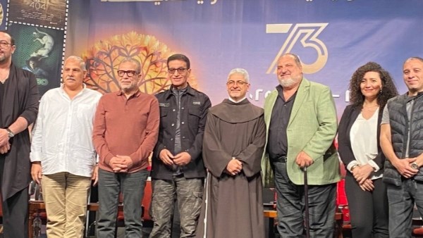 الفنان خالد الصاوي و الفنان محمد رضوان و الفنان شريف منير و الاب بطرس دانيال و صناع فيلم ليه تعيشها لوحدك 