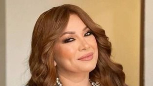 الفنانة إنتصار 