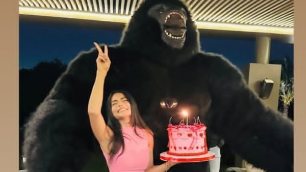 الفنانة اسماء جلال 