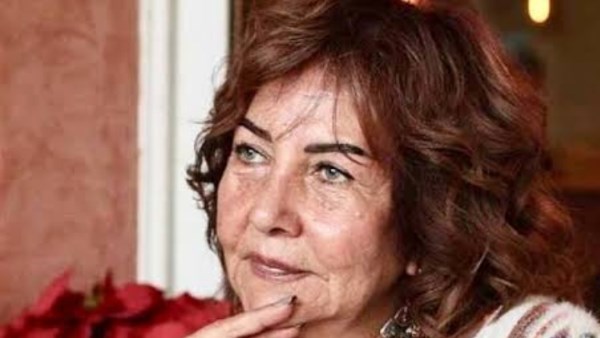 سلمى الشماع: لقاء جيرالدين شابلن لا يُنسى وتكريمي «مظاهرة حب» | فيديو