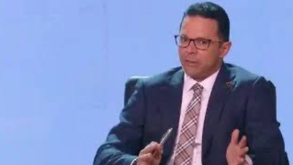 طارق العكاري