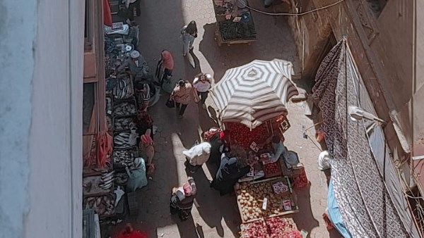 صحافه المواطن ترصد..الباعة الجائلون يحتلون شارع علي امين وأهالي روض الفرج يستغيثون بالمسؤلين