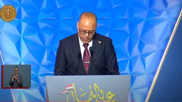 وزير العمل: أحلامنا تحولت إلى حقائق بسواعد عمال مصر الشرفاء