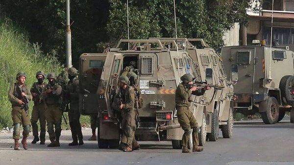جيش الاحتلال: إصابة 4 جنود خلال محاولة فلسطيني السيطرة على سلاح أحد الجنود بالضفة الغربية