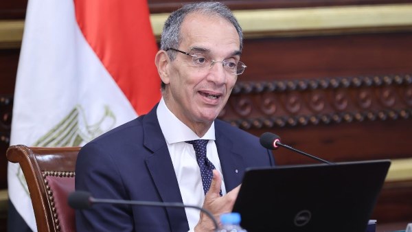 وزير الاتصالات